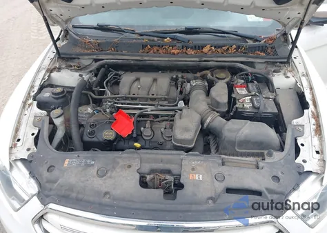 2016 Ford Taurus Limited z USA, uszkodzony, nr VIN 1FAHP2J87GG130136